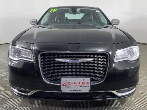2019 Chrysler 300 Limited