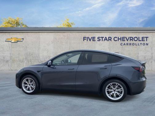 2023 Tesla Model Y RWD