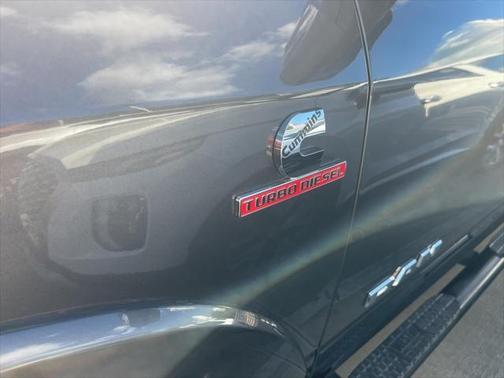 2022 RAM 2500 Laramie Crew Cab 4x4 6'4' Box