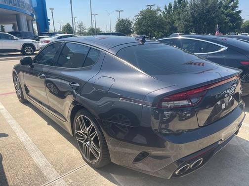 2022 Kia Stinger GT1