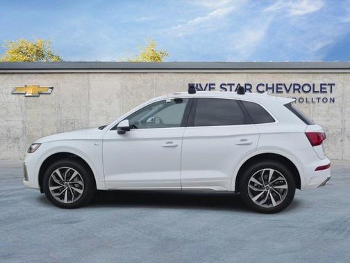 White 2024 Audi Q5 45 S line Premium Plus