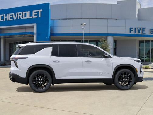 Summit White 2026 Chevrolet Traverse LT