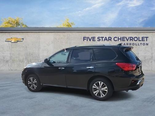2019 Nissan Pathfinder SV