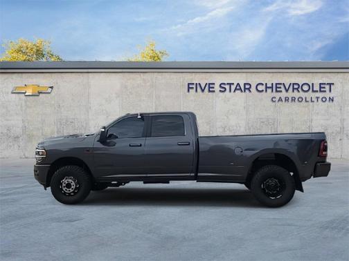 2024 RAM 3500 Laramie Crew Cab 4x4 8' Box