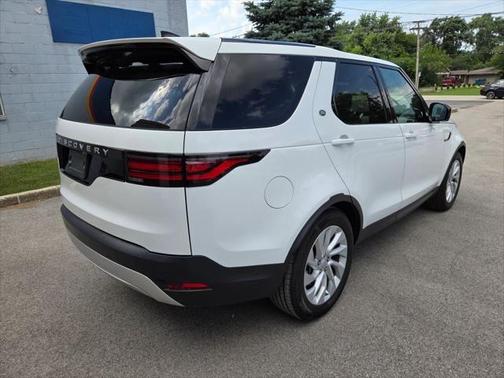 2024 Land Rover Discovery P300 S