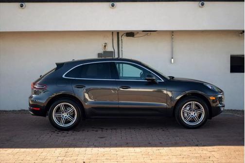 2017 Porsche Macan Base