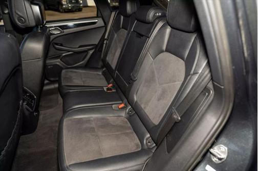 2017 Porsche Macan Base