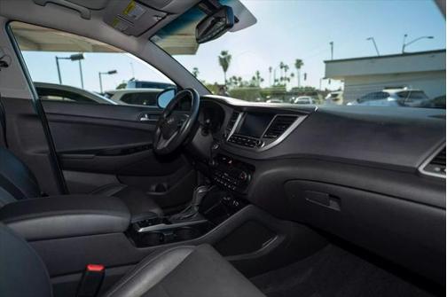 2017 Hyundai TUCSON SE Plus