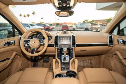 2017 Porsche Cayenne Platinum Edition