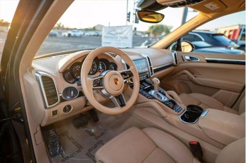 2017 Porsche Cayenne Platinum Edition