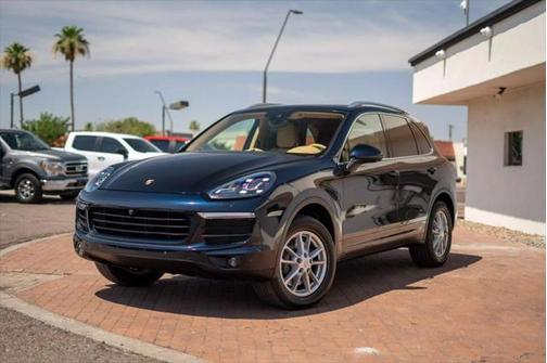 2017 Porsche Cayenne Platinum Edition