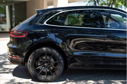 2017 Porsche Macan Base