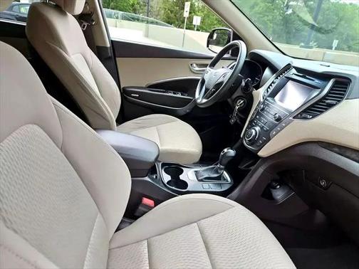 2018 Hyundai SANTA FE SE