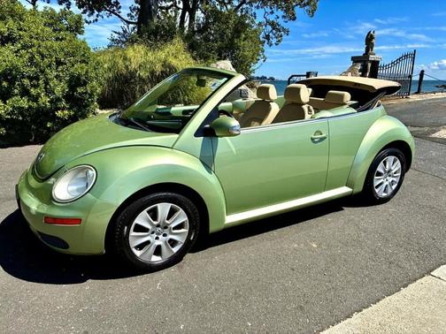 2009 Volkswagen New Beetle S