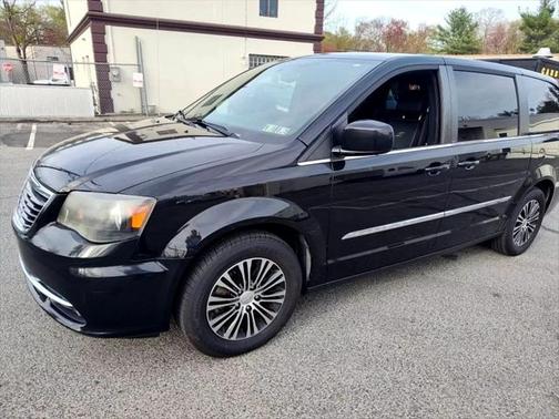 2014 Chrysler Town & Country S