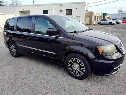 2014 Chrysler Town & Country S