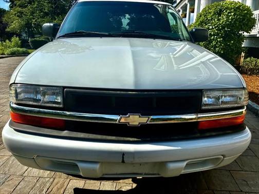2001 Chevrolet S-10 Base