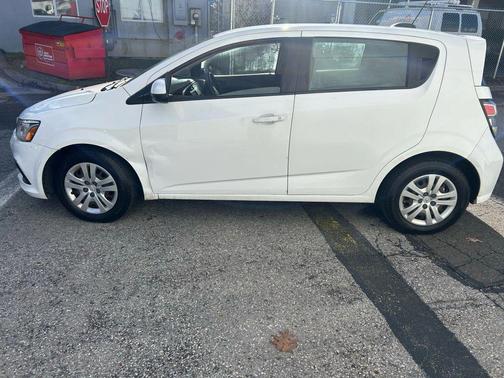 2017 Chevrolet Sonic LT