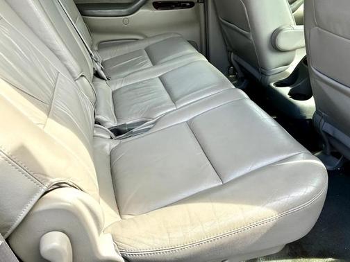 2002 Toyota Sequoia SR5