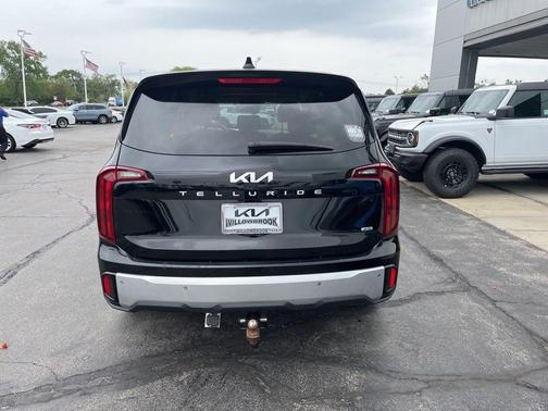 Ebony Black 2024 Kia Telluride LX