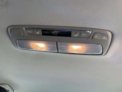 Ebony Black 2024 Kia Telluride LX