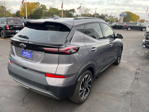 Gray Ghost Metallic 2023 Chevrolet Bolt EUV Premier