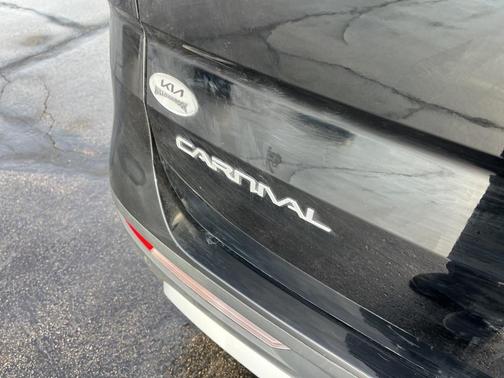 2024 Kia Carnival LX