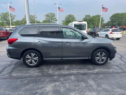 Gun Metallic 2019 Nissan Pathfinder SL