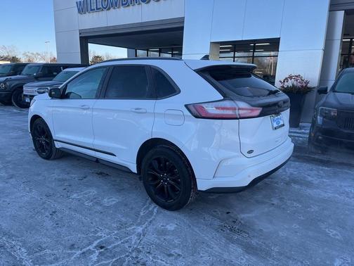 2023 Ford Edge SE