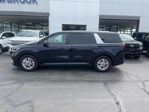 2022 Kia Carnival LXS