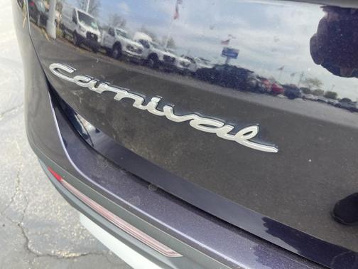 2022 Kia Carnival LXS