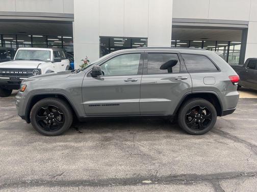 Sting Gray Clearcoat 2020 Jeep Grand Cherokee Upland