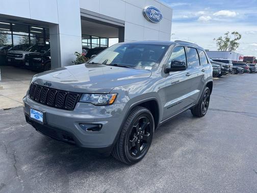 Sting Gray Clearcoat 2020 Jeep Grand Cherokee Upland