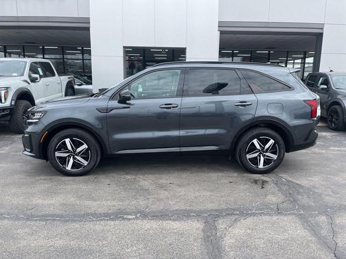 2023 Kia Sorento S
