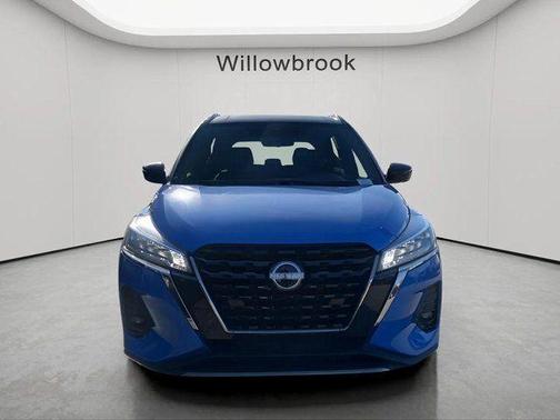 2022 Nissan Kicks SR