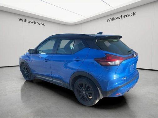2022 Nissan Kicks SR
