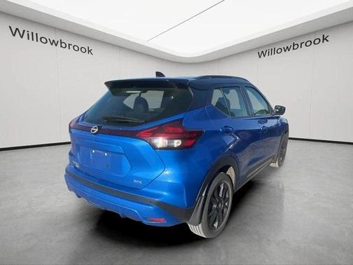 2022 Nissan Kicks SR