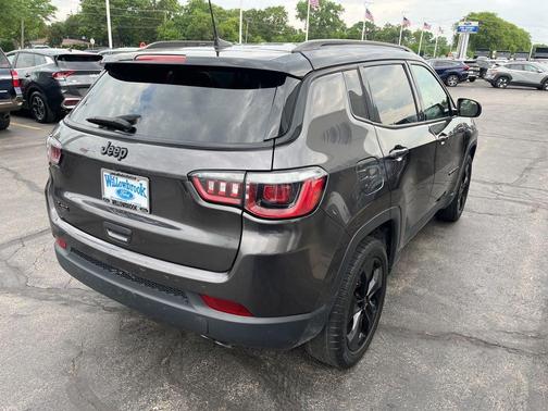 Granite Crystal Clearcoat Metallic 2019 Jeep Compass Altitude