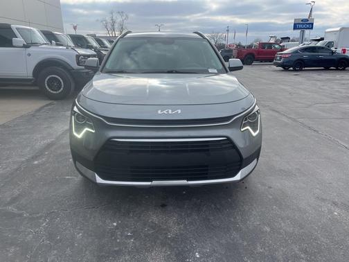 2023 Kia Niro LX