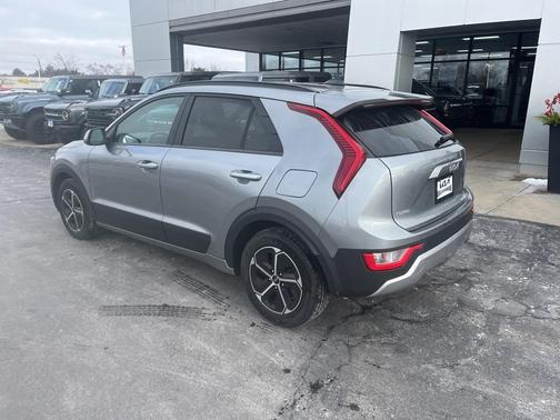2023 Kia Niro LX