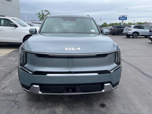 Iceberg Green 2024 Kia EV9 Land