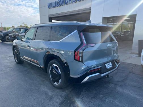 Iceberg Green 2024 Kia EV9 Land