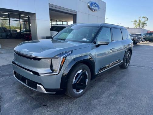 Iceberg Green 2024 Kia EV9 Land