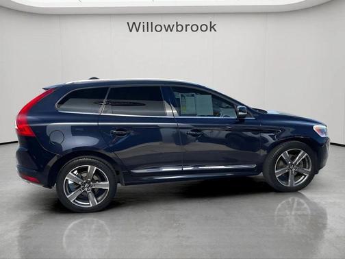 Magic Blue Metallic 2017 Volvo XC60 T6 Dynamic