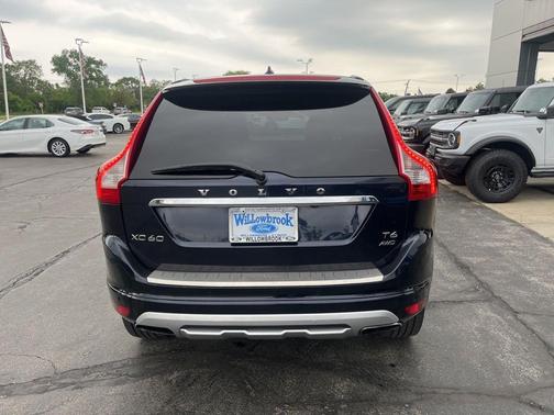 Magic Blue Metallic 2017 Volvo XC60 T6 Dynamic