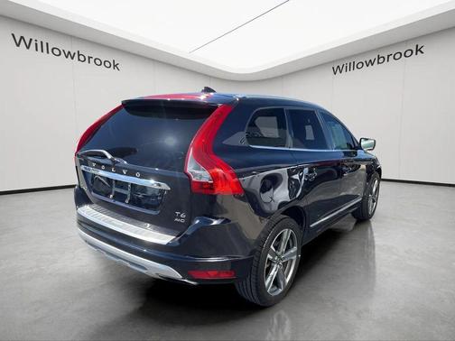 Magic Blue Metallic 2017 Volvo XC60 T6 Dynamic