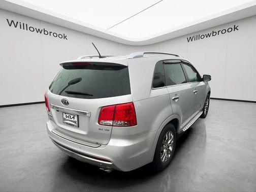 Bright Silver 2013 Kia Sorento SX