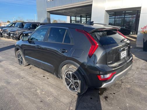 2023 Kia Niro LX