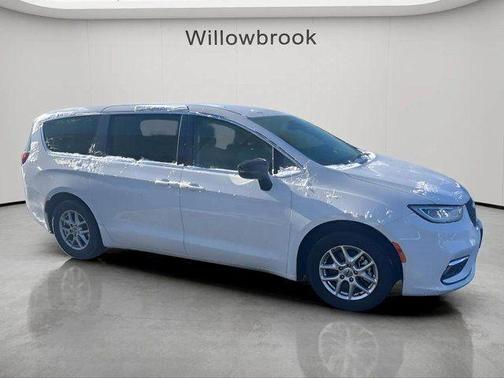 2024 Chrysler Pacifica Touring-L