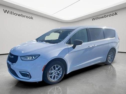 2024 Chrysler Pacifica Touring-L